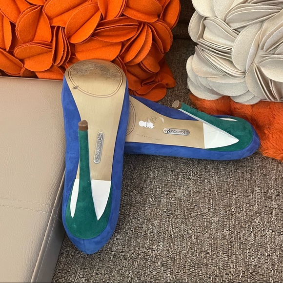 ❣️Boutique 9 Color Block Leather Pumps❣️ - Picture 9 of 10